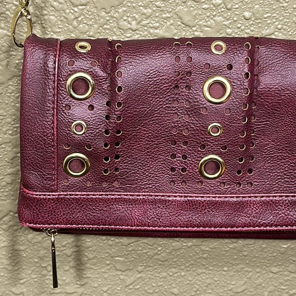 STEVE MADDEN Grommeted Crossbody - Picture 5 of 17